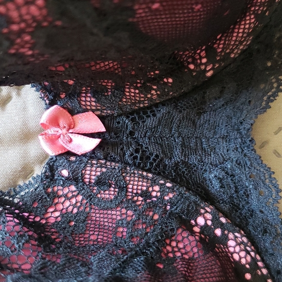 Victoria's Secret Pink and Black Lace Demi Bra - Picture 2 of 9